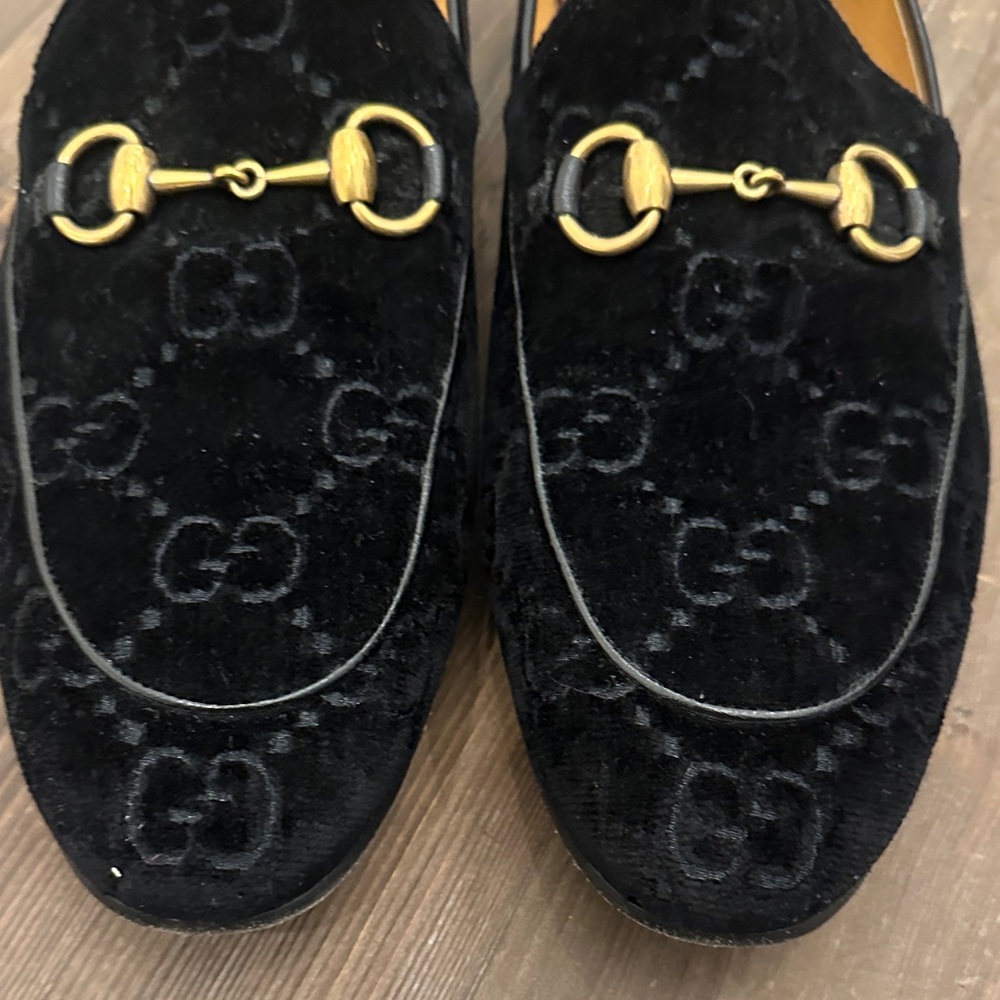 Gucci Black Loafers with Gold Horsebit - Picture 2 of 9